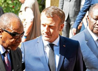 Voici pourquoi Macron fustige le 3ème mandat d’Alpha Condé, mais comprend celui de Ouattara
