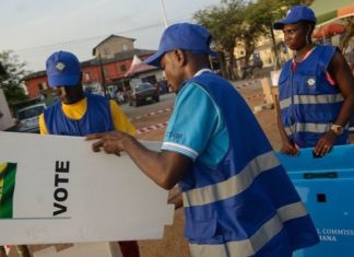 Élections législatives et présidentielle au Ghana: dernier jour de campagne avant le vote du lundi