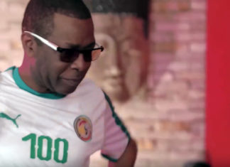 « En 2002, je suis passé à travers la baie vitrée de mon salon en célébrant le but de Pape Bouba Diop » (Youssou Ndour)