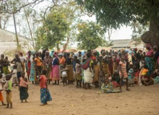 Entre inondations, sécheresse et Covid-19 au Mozambique: 250.000 enfants fuient aussi les violences jihadistes