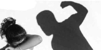 À GRAND YOFF, LE « MALADE MENTAL » MAMADOU LAMARANA DIALLO BAT SA FEMME POUR ADULTÈRE PRÉSUMÉ