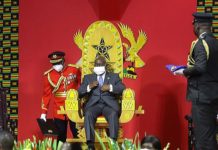 Ghana : le président Nana Akufo-Addo investi après une bagarre au parlement, il n’a pas de majorité parlementaire
