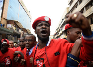 Ouganda : l’ambassadrice américaine tente de rencontre le perdant Boni Wine, le gouvernement voit rouge