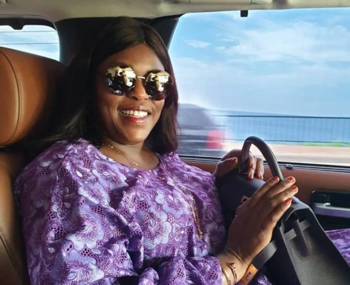 Marieme Faye Sall en voiture