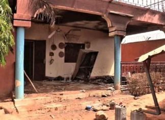 A Niamey, la maison d’un correspondant de presse vandalisée et incendiée