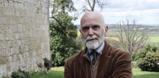 Après des injures raciales contre l’Afrique, un écrivain français extrémiste relaxé