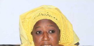 Couvre-feu : l’ex-ministre Aminata Lô Dieng le viole, refuse de parler en garde à vue et sera déférée devant le juge