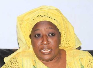 Couvre-feu : l’ex-ministre Aminata Lô Dieng le viole, refuse de parler en garde à vue et sera déférée devant le juge