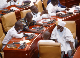 Covid-19 au parlement du Ghana : avec plus d’une centaine de personnes contaminées, l’hémicycle ferme ses portes