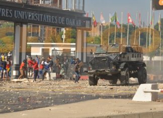 Les étudiants de l’UCAD affrontent les policiers pour six mois d’arriéres de bourses