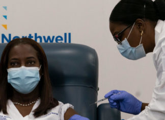 États-Unis : les personnes vaccinées autorisées à se réunir sans masque