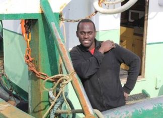 Babacar Sarr, footballeur de l’AS Pikine, devenu pêcheur dans la Manche, en France