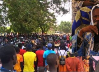 La marche pacifique vire à l’affrontement à Fatick : 14 blessés dont des gendarmes et 39 interpellations à Diohine