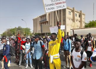 Kaolack : les étudiants « Saloum-Saloum » de l’UGB déversent leur colère sur leur maire Mariama Sarr