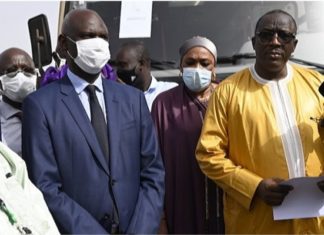 Le ministre Cheikh Oumar Anne a réceptionné 20 bus destinés aux universités
