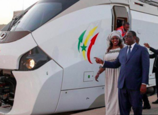 Macky Sall mooko wax : l’exploitation commerciale du TER va démarrer avant la fin de l’année
