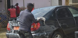 En exergue des « Piques de l’As » de ce mardi : Dakar, 2 laveurs de voiture volent 4,5 millions de FCFA
