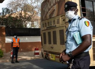 Vous êtes désormais obligé de porter un masque dans les taxis, bus et tatas