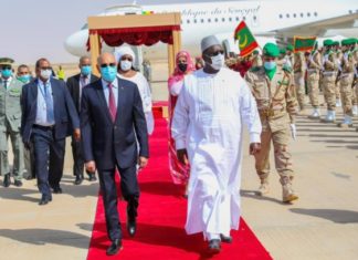 En visite en Mauritanie, Macky Sall prend « Langue de Barbarie »