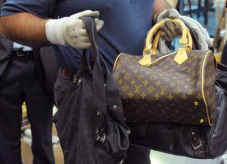 Surprenant, hein? En Italie, un Sénégalais alpagué avec des sacs à mains de contrefaçon