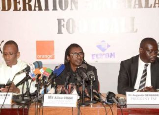 ALIOU CISSE SUR LES LIONS BEACH SOCCER: « J’ai regardé le match, quelle passion, quel patriotisme. Je les encourage à aller de l’avant