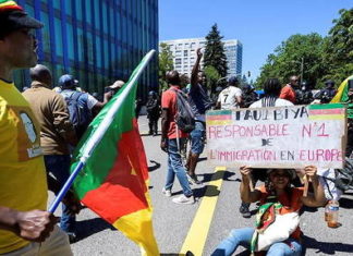 Manifestations « camerounaises » en Suisse: les opposants veulent pourrir le séjour du président Paul Biya toujours à l’hôtel Intercontinental