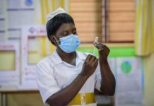Covid-19 : entre 80.000 et 180.000 soignants morts dans le monde