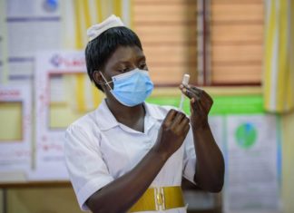 Covid-19 : entre 80.000 et 180.000 soignants morts dans le monde