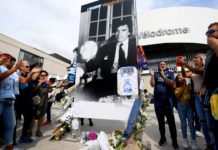 « Vélodrome » d’hommages pour Bernard Tapie : ses obsèques prévues vendredi à Marseille