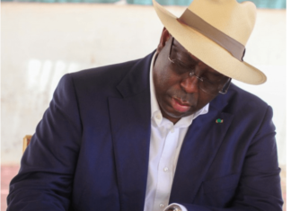 Rentrée scolaire et universitaire : le Président Sall manie, déjà, la plume