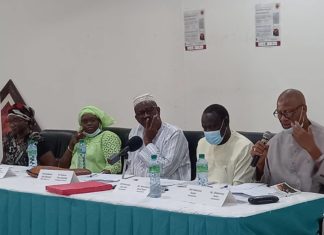 Rencontres littéraires en wolof à la Place du Souvenir africain: Regards croisés sur «Awo bi» et «Bataaxal bu gudde ni»