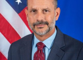 Christopher Lamora, nouvel ambassadeur américain au Cameroun, est marié à un homme