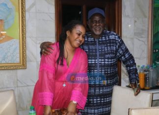 Fille aînée de Ismaïla Lô: Marie Lo chante son père
