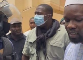 Son domicile encerclé: Les policiers interdisent à Sonko la prière du vendredi