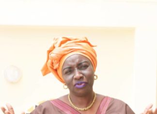 Mimi Touré fâchée : ‘Macky m’a préféré son cousin pour le Perchoir, Macky ne fera pas de 3ème mandat’