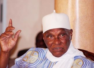 Abdoulaye Wade veut à nouveau nous fourguer les cartes de membres du PDS : renouvellements à l’horizon…