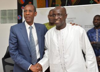 (PASSATION DE SERVICE) MINISTERE DES FINANCES ET DU BUDGET: Mamadou Moustapha Ba officiellement IN, Abdoulaye Daouda Diallo officiellement OUT