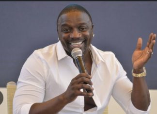 CRITIQUES SUR AKON CITY: «Je pense que je n’aurais pas dû parler avant», constate à «show» l’artiste