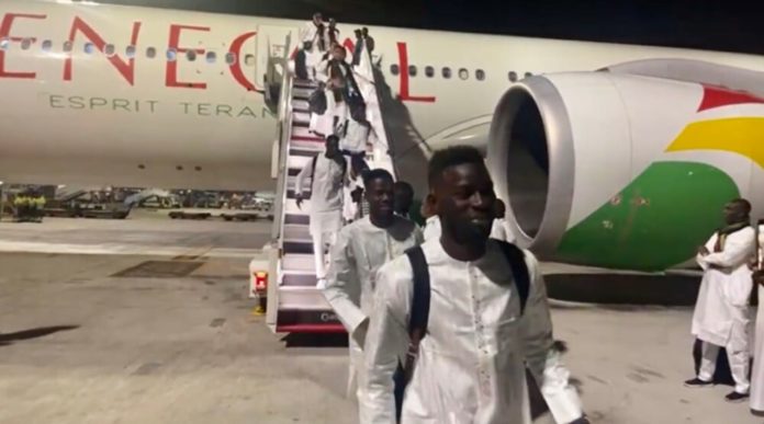 video-regardez-larrivee-des-lions-en-tenues-traditionnelles-a-doha