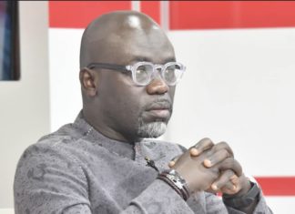 POLITIQUE : Cheikh Yerim Seck fait son « come back » avec un livre sur le parcours de Macky Sall