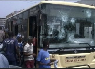 GRÈVE ILLIMITÉE : Deux bus de Dakar Dem Dikk vandalisés par les grévistes