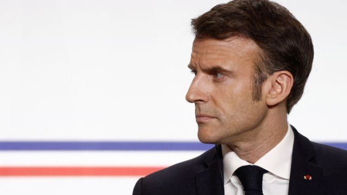 63ce1ff71b3b3_macron