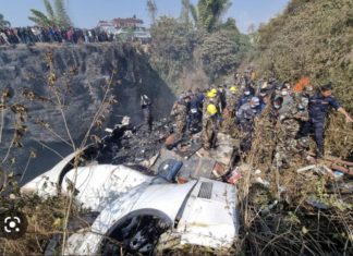ACTU-MONDE : Le crash d’un avion fait plus de 60 morts au Népal