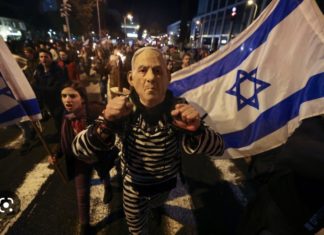 ACTU-MONDE : Des manifestations éclatent à Tel-Aviv en Israël contre le gouvernement