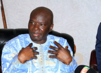 Considéré comme l’auteur d’une chanson dédiée à Ousmane Sonko, Oumar Pène sort de son silence et précise