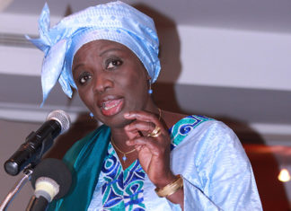 PRESIDENTIELLE 2024 : Aminata Touré signe une pétition contre le 3e mandat du Pr Macky Sall