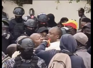 «MYSTÉRIEUX » LIQUIDE ASPERGÉ À SONKO : Yarga Sy extrait de prison pour donner sa version des faits