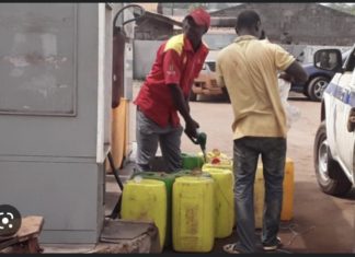 GIGA MEETING DE YEWWI : Le Gouverneur de Dakar interdit la vente de carburant en détail