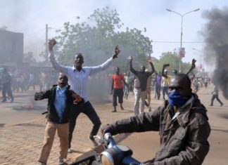 NGOR : Échauffourées entre les forces de l’ordre et les riverains, les journalistes encore gazés !