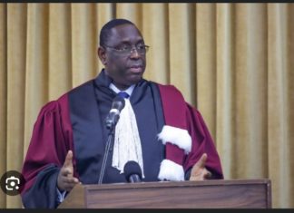 QUESTION DU 3e MANDAT : Macky Sall consulte un juriste français